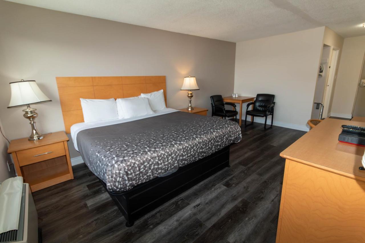 Borden Inn&Suites Angus Exterior foto